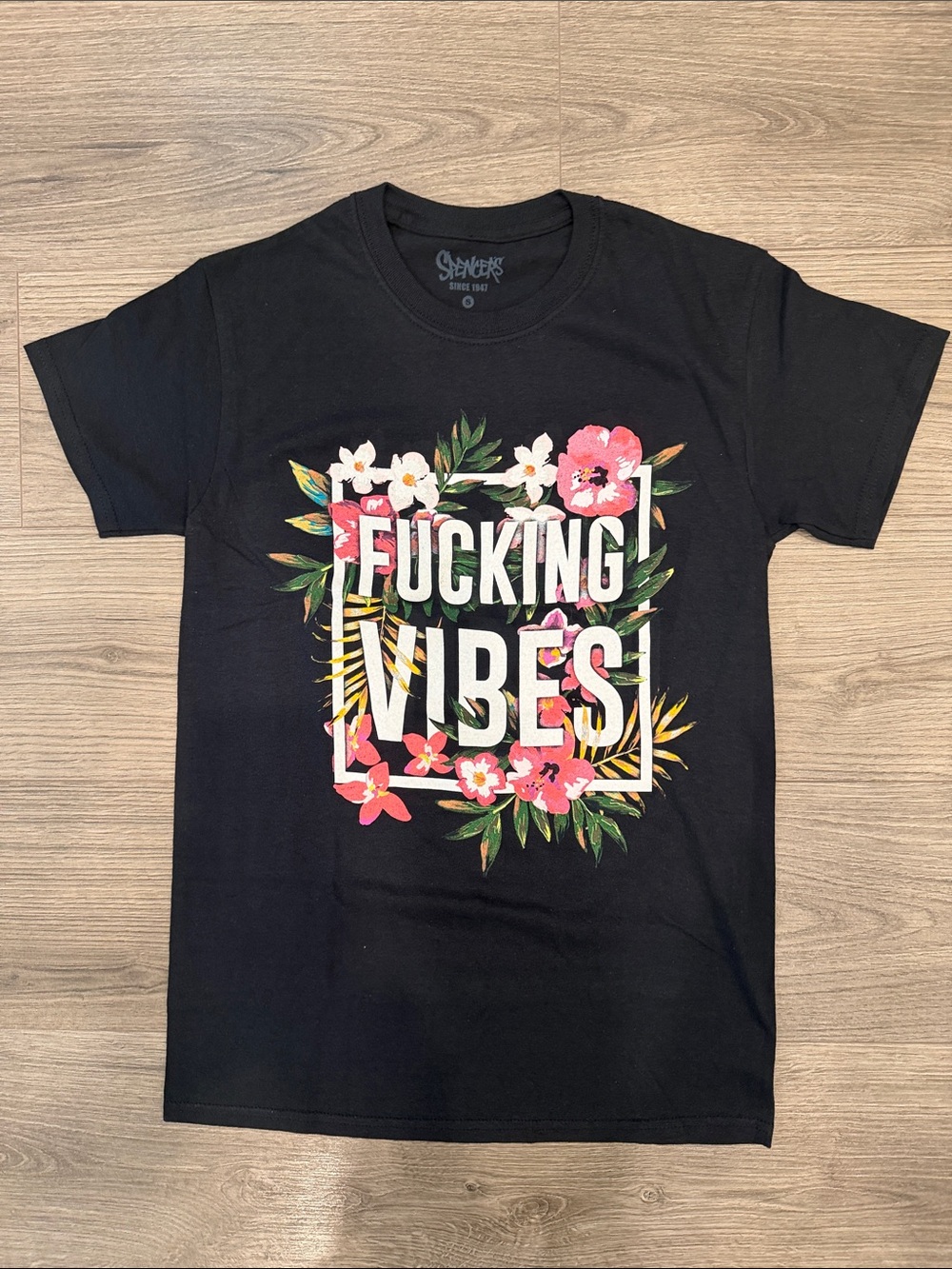 Spencer’s F**king Vibes Aloha Hibiscus Tee Men’s Size Small